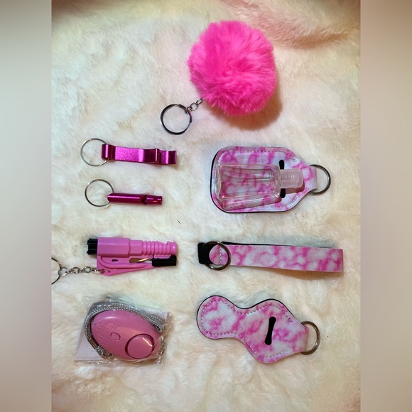 Accessories - Outdoor self defense keychain.
